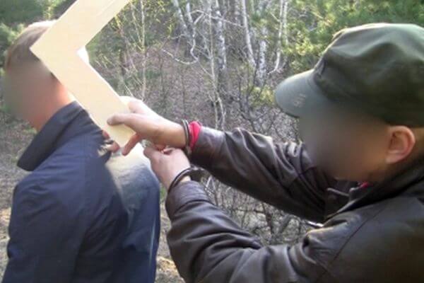 В лесу Саратовской области зарубили топором жителя Самары из-за 4 млн рублей