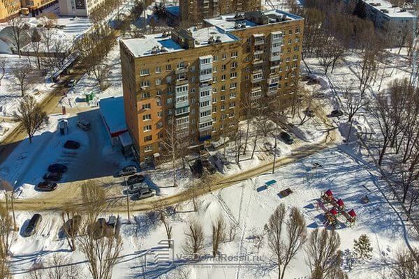 Чиновники Самары спустя 13 лет после решения суда обследуют 9‑этажный дом на улице Академика Кузнецова