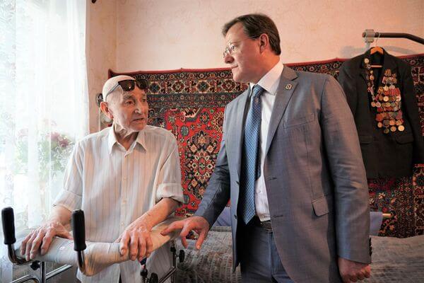 Глава Самарской области навестил ветерана Великой Отечественной войны в день его столетия