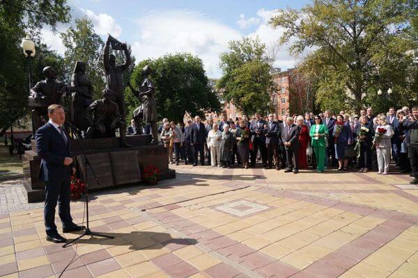 В Самаре открыли памятник медицинским работникам