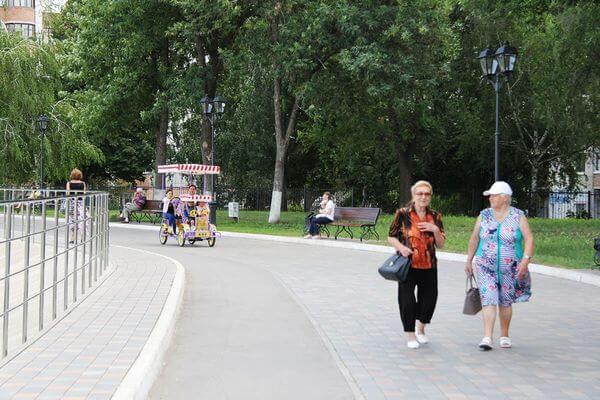 В Самаре восста­новят асфальт в парке 50-летия Октября