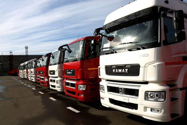 Лучше других грузо­виков в РФ продается КАМАЗ