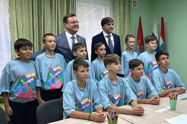 Министр просве­щения РФ побла­го­дарил самарских учителей