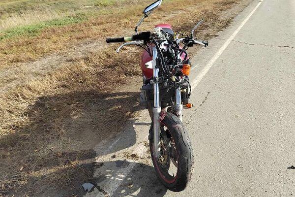 В Самарской области водитель легко­вушки, не имеющий прав, сбил мотоциклиста