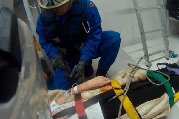 В Самарской области спасли 13-летнюю девочку, упавшую в подвал дома