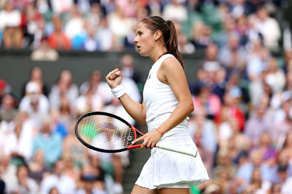 Теннисистка Дарья Касаткина вышла в полуфинал малого Итогового турнира WTA