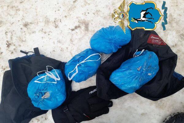 В Самаре задержали жителя Подмосковья с 3 кг нарко­тиков в рюкзаке