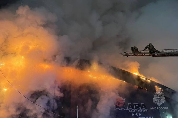 Двое пострадали на пожаре в комплексе «Небо» в Тольятти