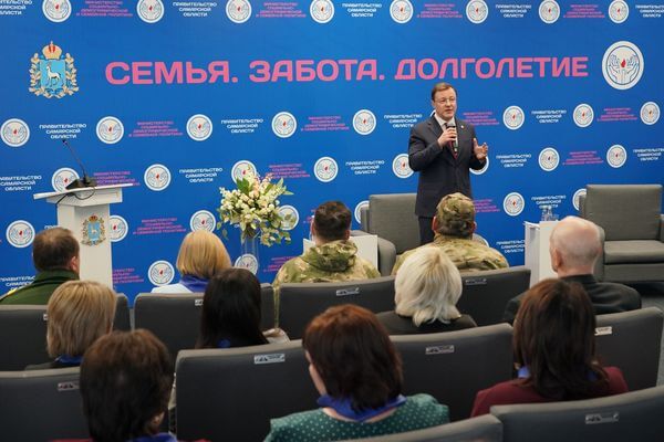 В Самарской области предложили распро­странить статус много­детных на приемные семьи