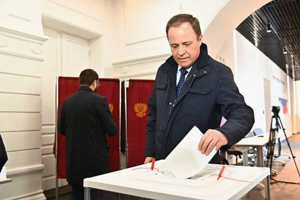 Полпред Президента в ПФО прого­ло­совал на выборах главы государства