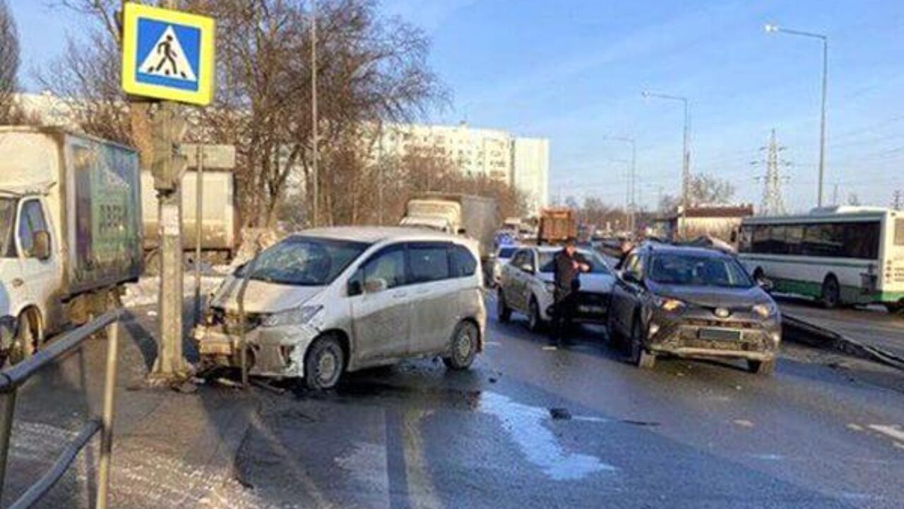 В Самаре женщина пострадала в столкновении трех автомобилей | CityTraffic