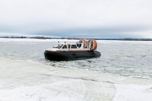 Жителя Самары спасли с дрейфующей по Волге льдины