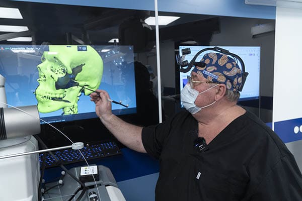 В «цифровой опера­ци­онной» самарские врачи успешно провели первую челюстно-лицевую операцию