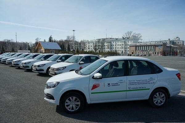 Больницы Самарской области получили 40 новых машин неотложной помощи