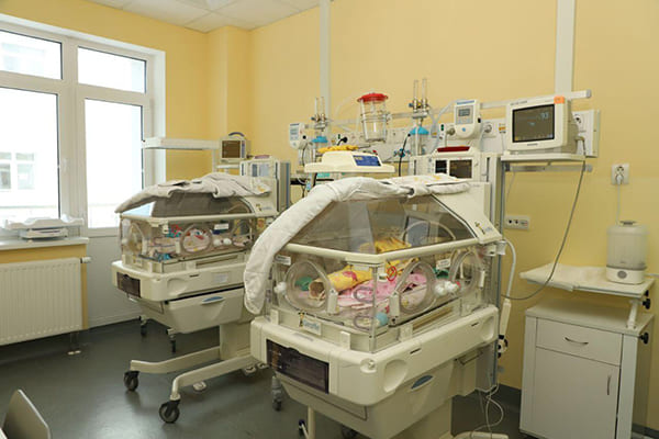 В Самаре врачи выходили новорожденных весом менее 2 кг