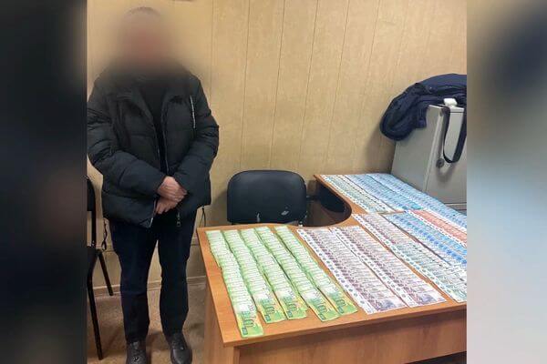 В Самаре задержали лжеврача, которая похитила у пенсионерки 600 тысяч рублей