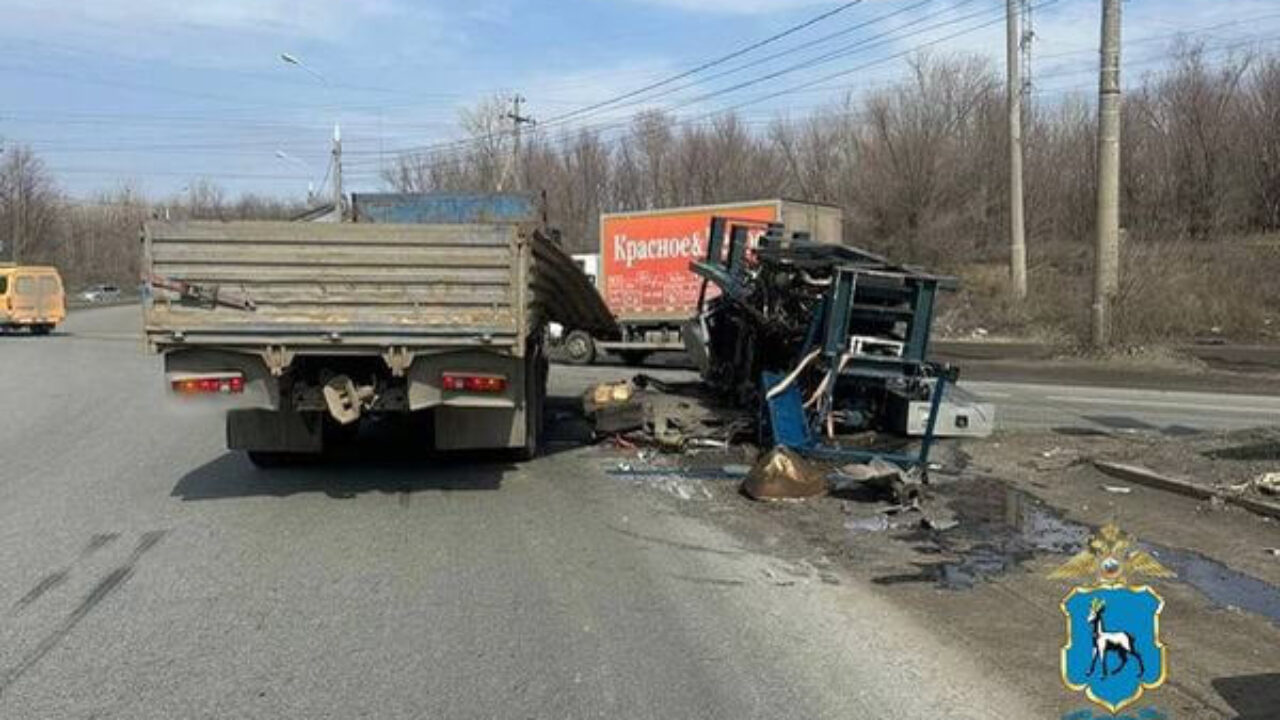 В Самаре на Южном шоссе с КАМАЗа упал груз | CityTraffic