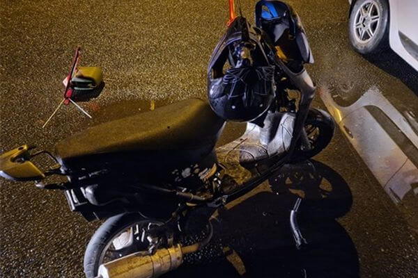 В Самаре девушка-подросток на мопеде без прав попала под колеса автомобиля