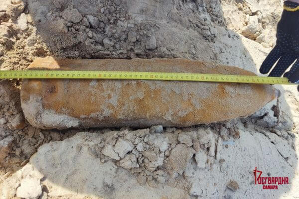 Столетний артил­ле­рийский снаряд нашли на терри­тории промпред­приятия в Самарской области