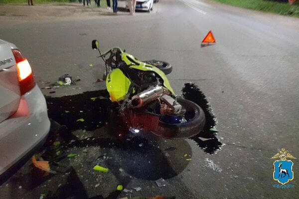 В Самарской области мотоциклист попал под колеса автомобиля
