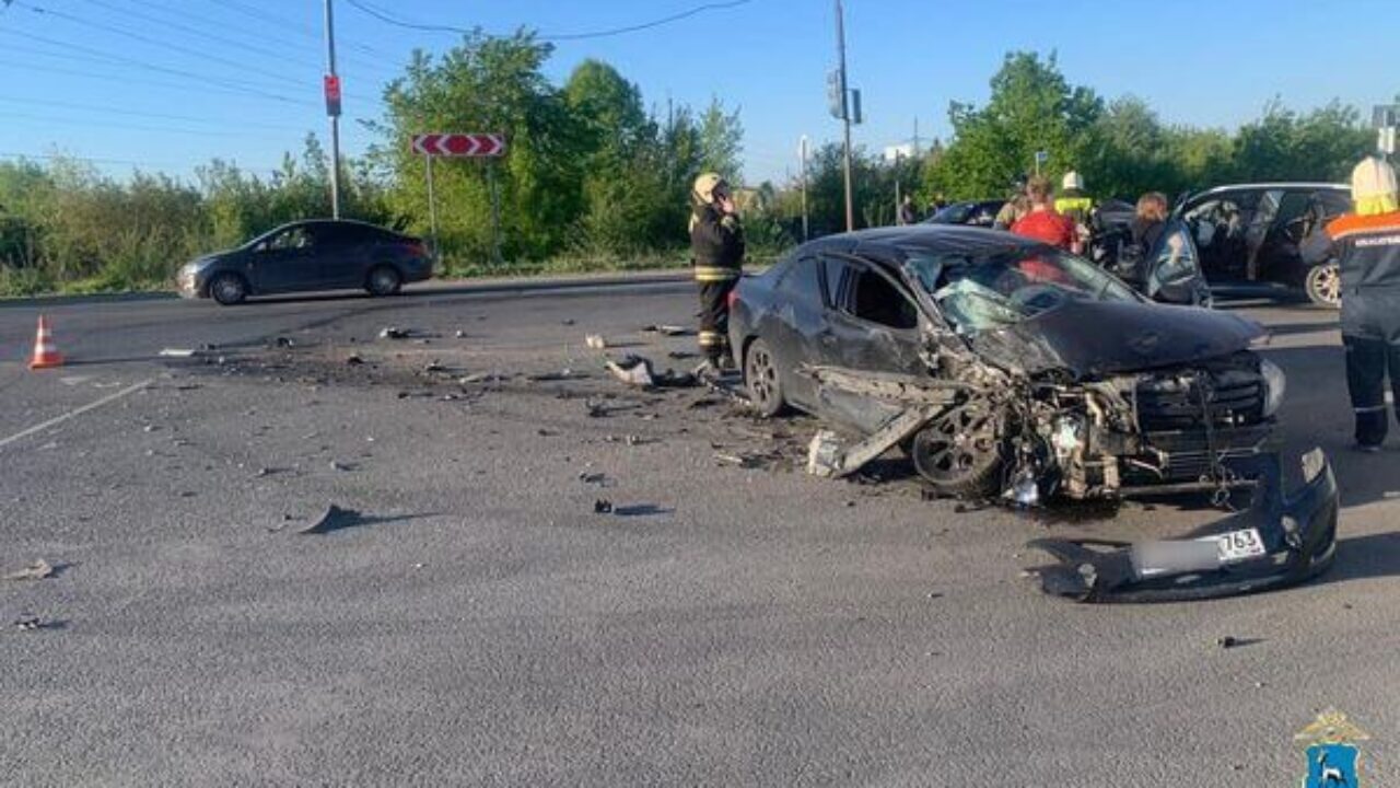 Два человека пострадали в столновении двух иномарок в Самарской области |  CityTraffic