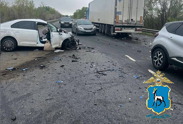 Три человека погибли в ДТП на автодороге в Самарской области