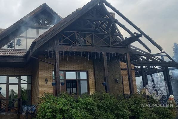В Самаре женщину спасли при пожаре в частном доме на 7 просеке