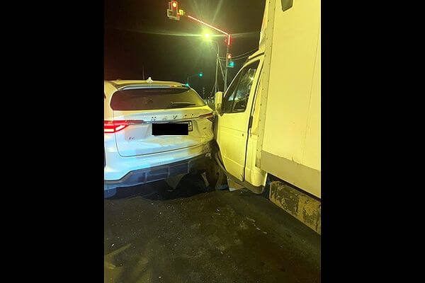 Девочка пострадала в столкновении грузовой ГАЗели и внедорожника на трассе М5 в Самарской области