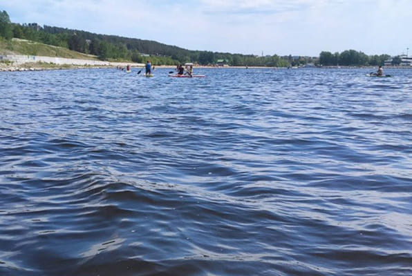 В Тольятти спасли 6 любителей сап-серфинга, которых ветром унесло от берега