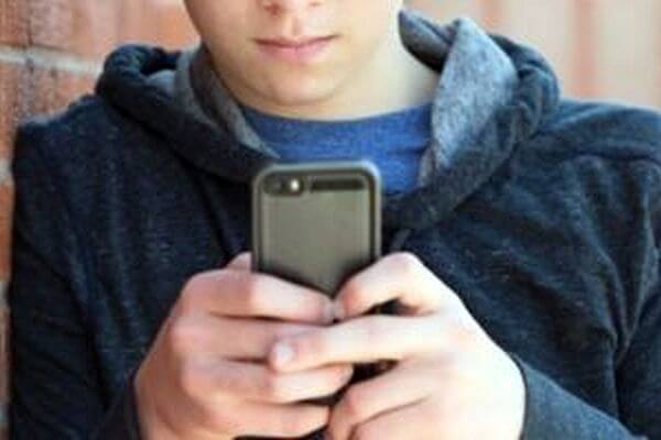 В Самаре большинство родителей не знают пароли от телефонов своих детей-подростков