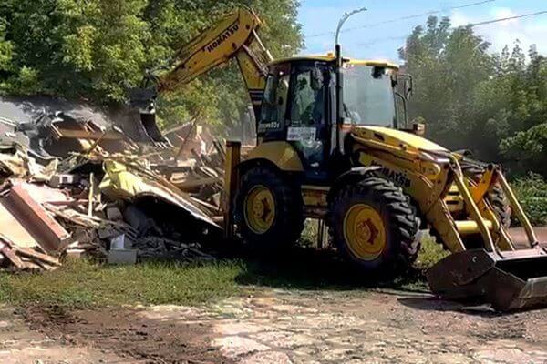 В Тольятти снесли незаконную автостоянку